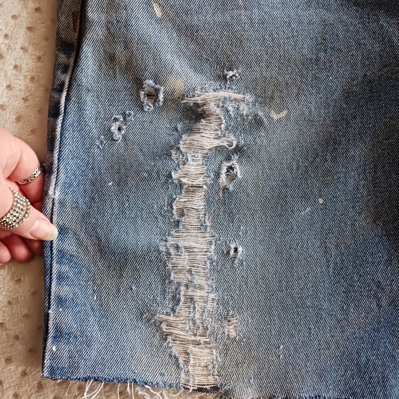 Vintage 90's Bermuda beautiful cut off Distressed Jean shorts - Picture 4 of 11
